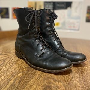 Womens size 9 Frye Carson boots